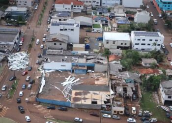 Governo do Paraná lança ação emergencial com 320 casas e auxílio de R$ 50 mil após tragédia