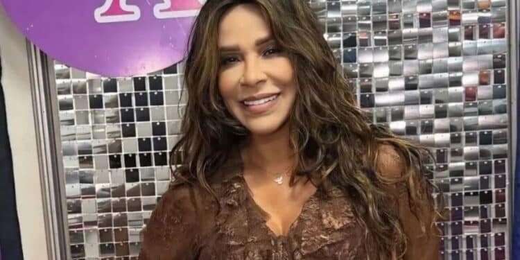 Cantora Silvânia Aquino se pronuncia após saída da banda Calcinha Preta