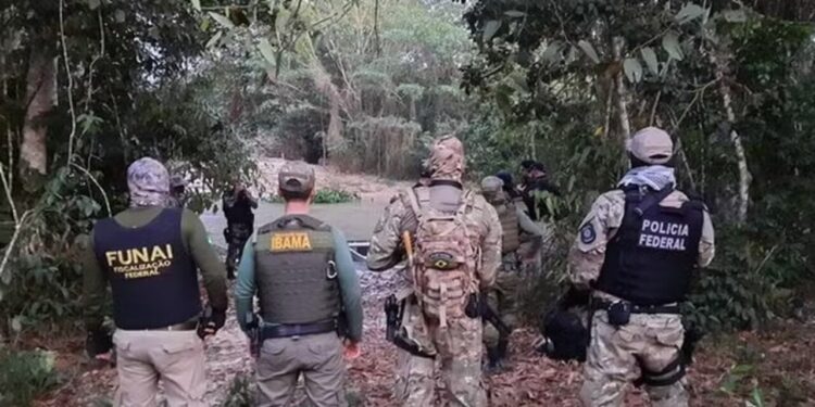 Comando Vermelho amplia poder na Amazônia e usa garimpeiros para invadir terras indígenas