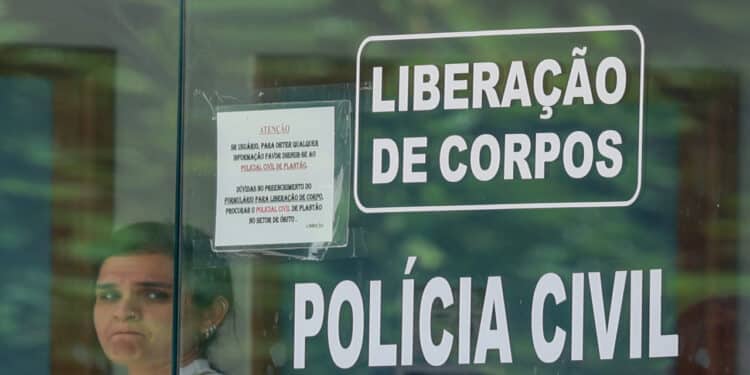 MP detalha 7 níveis da hierarquia do Comando Vermelho com funções de olheiro, radinho e vapor