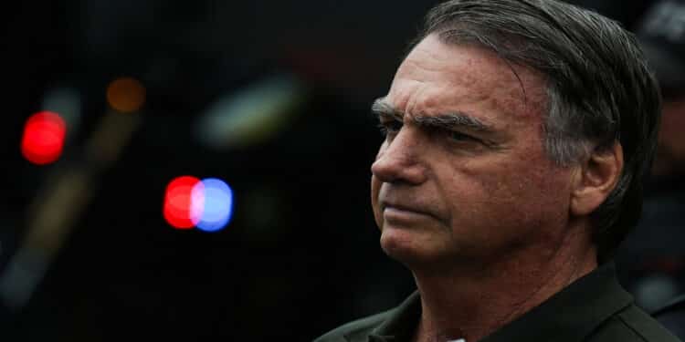 Perfil bloqueado não impediu Bolsonaro de crescer e ganhar milhares de seguidores