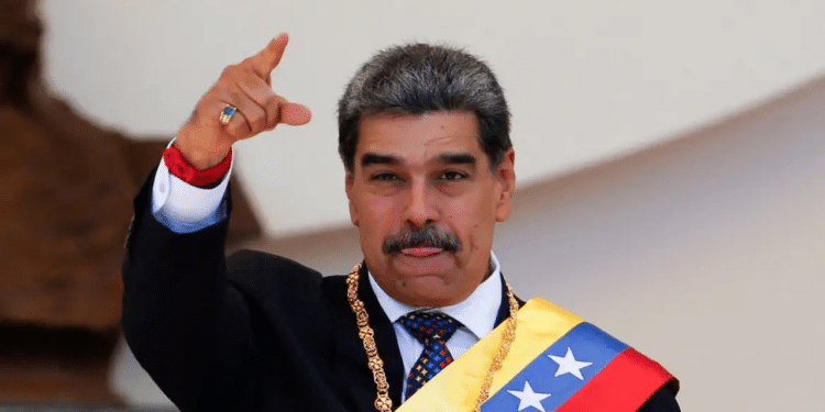 Aeronave usada por Maduro reaparece com pouso na fronteira brasileira