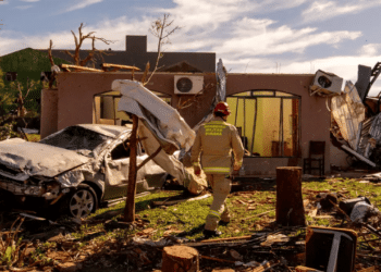 Tornado atinge o Paraná e número de feridos sobe para 750 em meio ao pânico