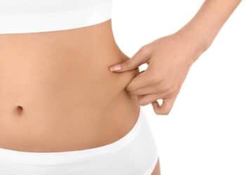 Chá liberado pela Anvisa promete secar barriga antes de começar o verão de 2026