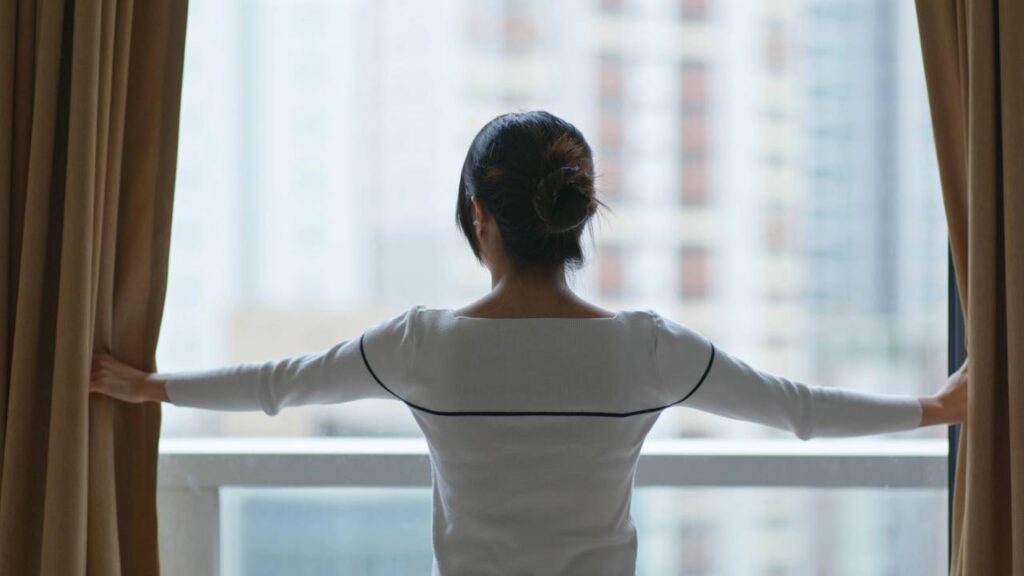 É o fim das cortinas sem graça, nova tendência mais prática e elegante que não precisa de buracos nas paredes