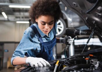 Preço da troca de bateria em carro elétrico pega motoristas de surpresa