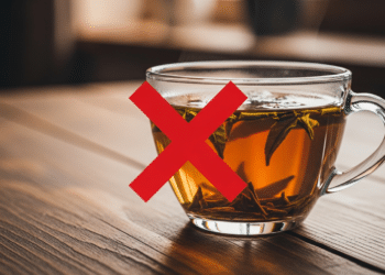 O chá medicinal proibido para pessoas com esses problemas de saúde, veja a lista