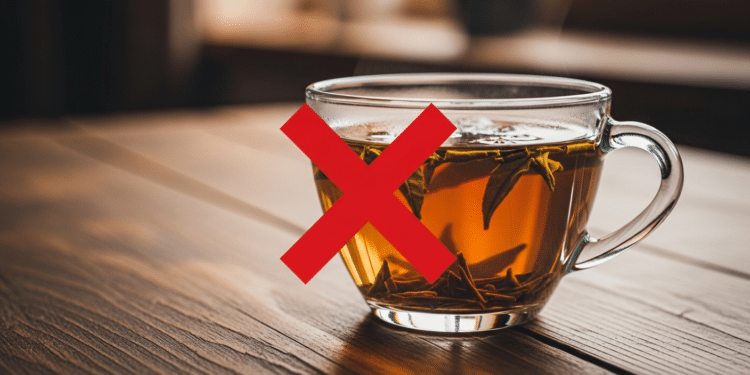 O chá medicinal proibido para pessoas com esses problemas de saúde, veja a lista