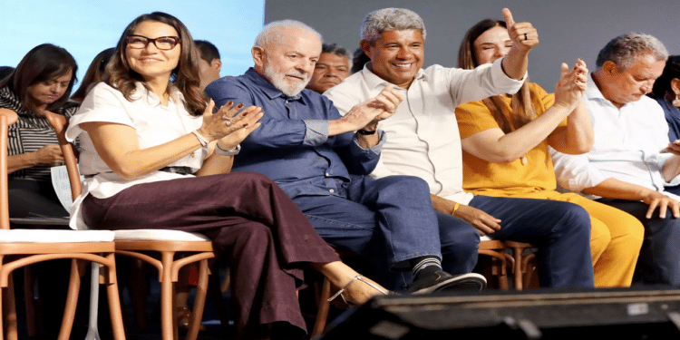 Governo da Bahia vai investir R$ 20 milhões para formar estudantes de medicina em Cuba