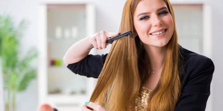 Adeus penteado de vovó, 7 penteados simples que levantam o visual e dão efeito “mais jovem” na hora