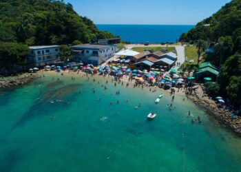 Santa Catarina passa a cobrar tarifa de turistas em cidade famosa por suas 39 praias