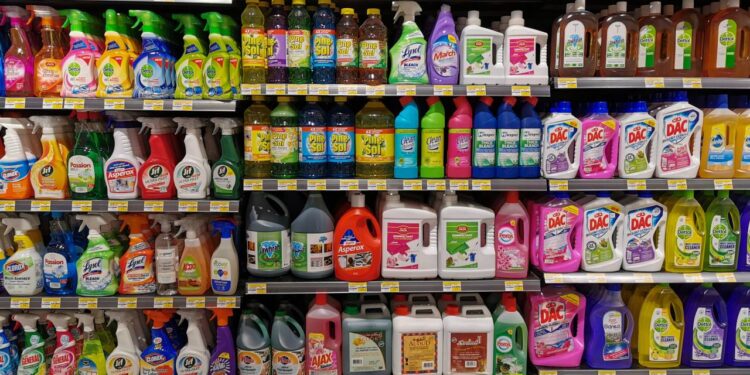 Mais de 30 toneladas de sabão em pó falsificado foram apreendidos em força-tarefa realizada em Goiás