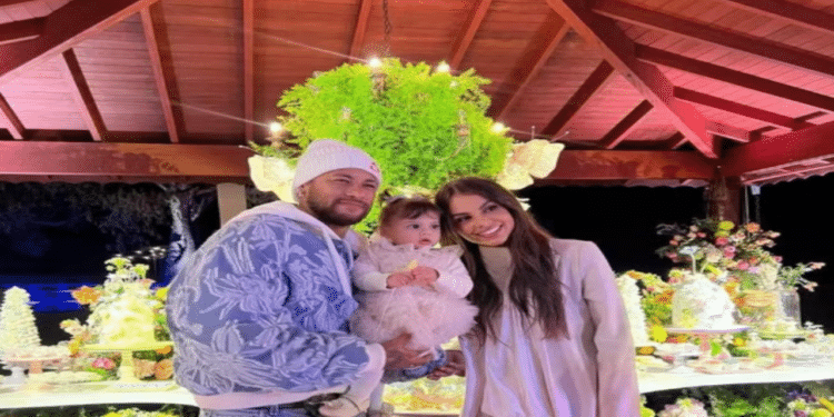 Filha de Neymar sofre acidente doméstico e passa por cirurgia de emergência