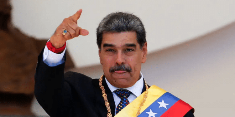 Maduro afirma que EUA querem roubar as maiores reservas de petróleo do mundo