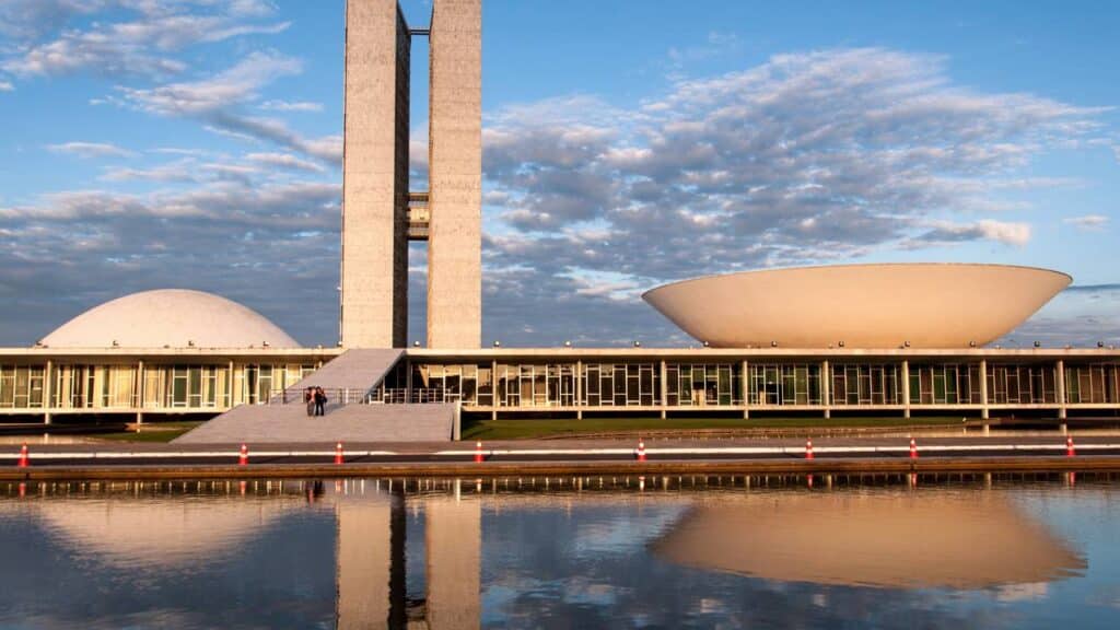 Brasileiros rejeitam mudanças no Código Civil e defendem que marido ou esposa devem continuar como herdeiros necessários em disputas de herança