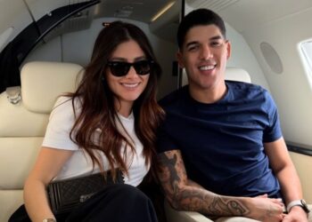 Esposa de Zé Vaqueiro anuncia fim do casamento com o cantor