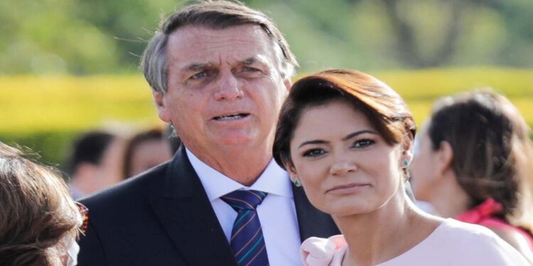 Michelle Bolsonaro publica salmo e movimenta redes após prisão preventiva do ex-presidente
