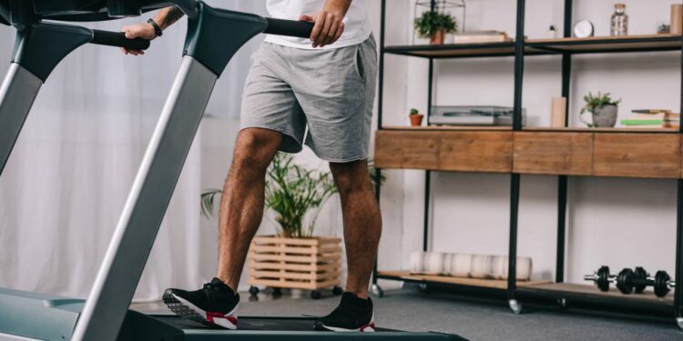 A nova tendência é montar sua própria academia em casa e não gastar com a mensalidade