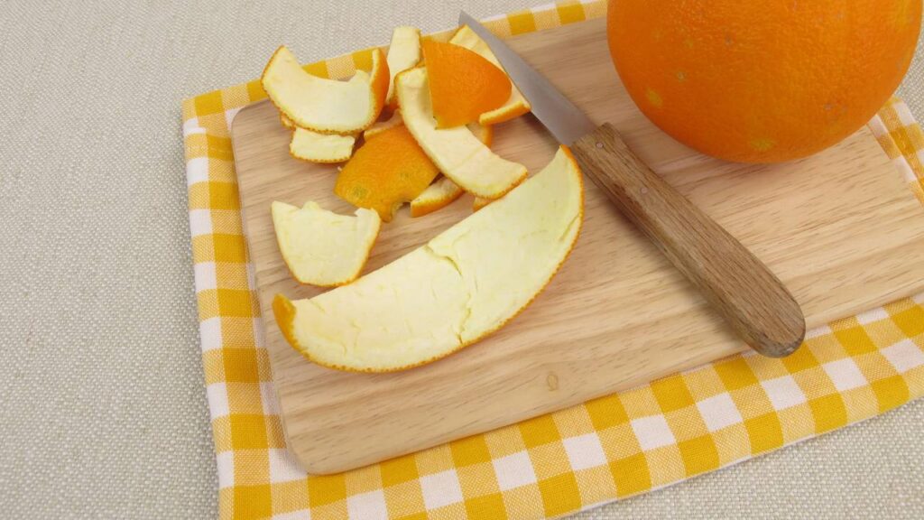 Cascas de laranja - Créditos: depositphotos.com / HeikeRau