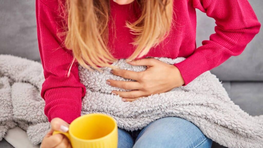 O chá fácil de cultivar que está ajudando muitas pessoas a aliviar dores de barriga