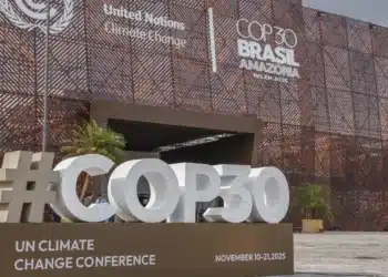 COP30 encerra negociações sem consenso sobre combustíveis fósseis