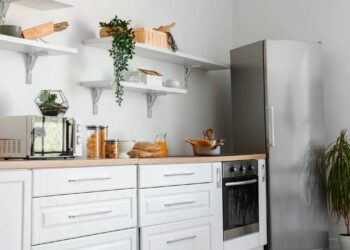 O estilo de cozinha moderno que não usa armários nem estraga