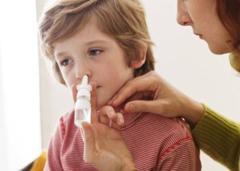 Você nunca mais vai usar descongestionante nasal do mesmo jeito depois desse alerta da Anvisa
