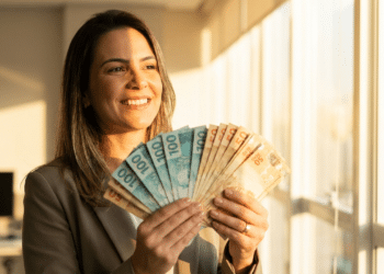 Prometeram efetivação para a funcionária e não cumpriram ela venceu na Justiça