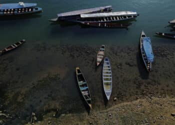 EUA atacam barco no Caribe e matam três em operação antidrogas