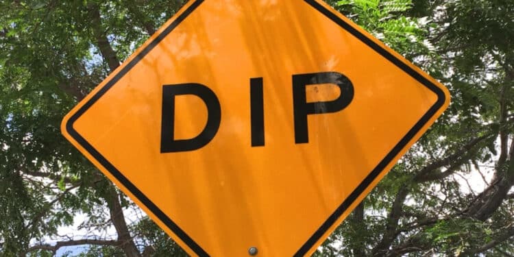 Entenda o significado da placa DIP e sua função na segurança do trânsito