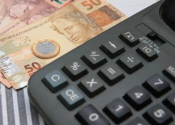 Governo revisa salário mínimo de 2026 para R$ 1.627