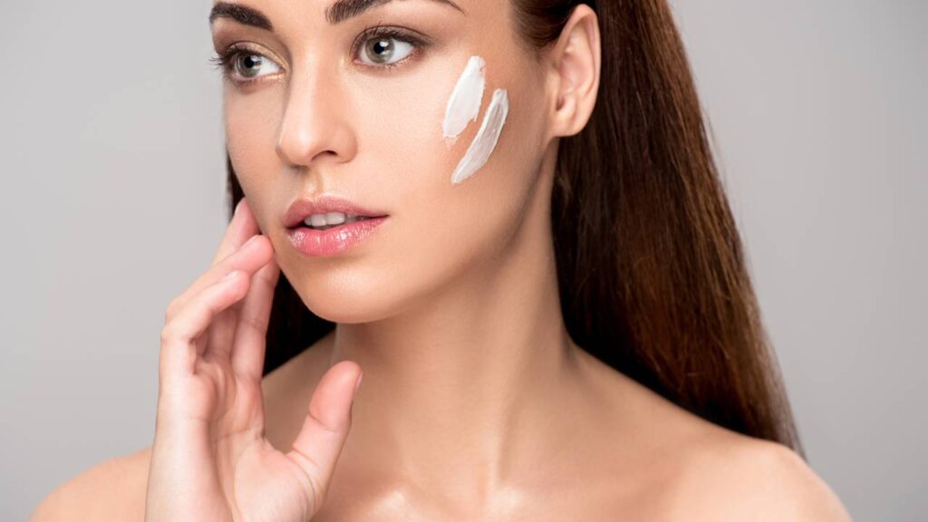 Máscaras faciais noturnas para mulheres 40+ que restaura a juventude e o viço da pele