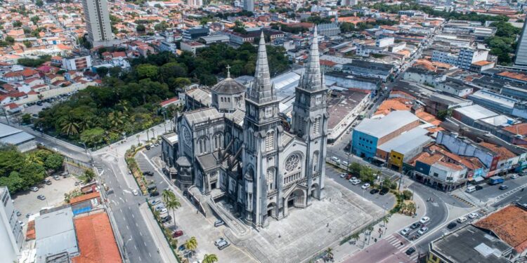 Cidade litorânea do Nordeste conquista novos moradores pela beleza e acolhimento