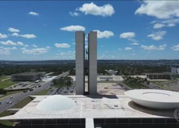 Governo age para conter avanço da oposição e tenta barrar votações ligadas à segurança pública no Congresso.