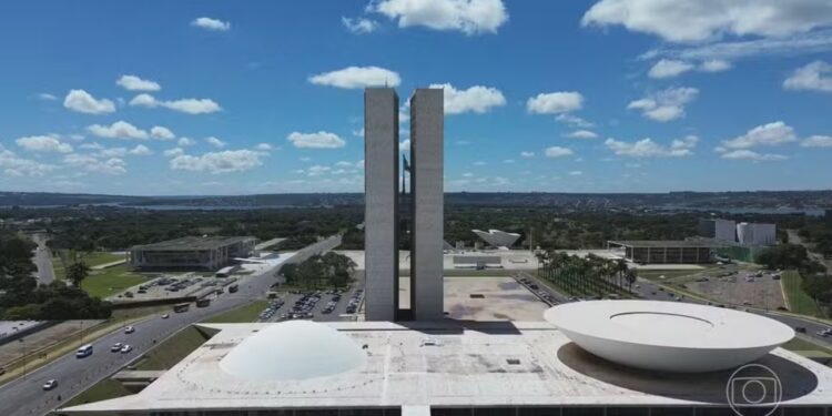 Governo age para conter avanço da oposição e tenta barrar votações ligadas à segurança pública no Congresso.