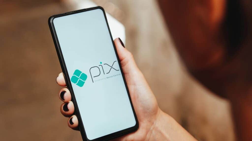 Erro em transferência de R$ 50 mil via Pix termina com devolução e indenização de R$ 10 mil