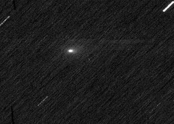 Imagem do cometa interestelar 3I/ATLAS acende alerta científico após anomalia