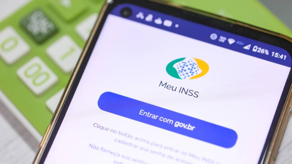 Mudança nas regras do INSS autoriza avós e parentes próximos a deixarem pensão para netos
