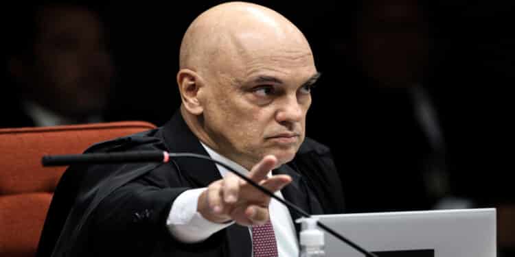 Alexandre de Moraes quer saber todos os detalhes da megaoperação no Rio e manda preservar todas as provas