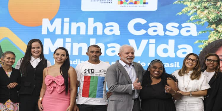 Programa Minha Casa Minha Vida fortalece influência política e econômica do crime organizado