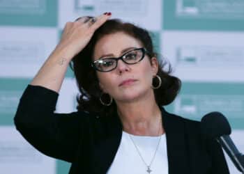 Aliados de Carla Zambelli enviam carta à primeira-ministra da Itália e ampliam pressão política