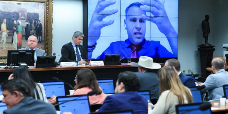 Defesa de Tagliaferro pede afastamento de Moraes por suposta falta de imparcialidade