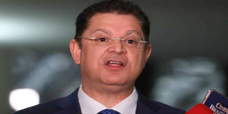 Alexandre de Moraes é psicopata de alto grau diz Sóstenes Cavalcante sobre prisão de Bolsonaro