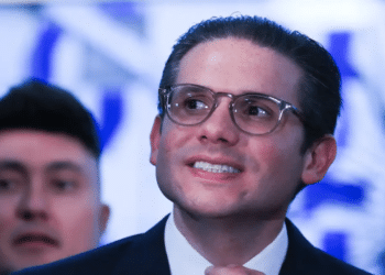 Hugo Motta recebe apelo da oposição para avançar com votação da anistia