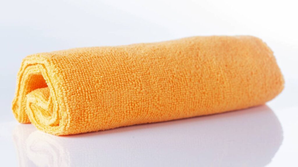 A nova tendência das toalhas de microfibra que secam qualquer coisa em apenas 2 minutos