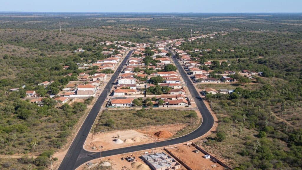 Pavimentação de 50 km de rodovias melhora escoamento do sisal e beneficia mais de 220 mil pessoas na Bahia