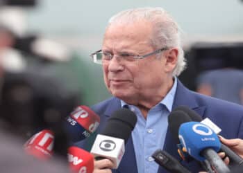 Zé Dirceu admite força de Bolsonaro e destaca dilema da direita para 2026