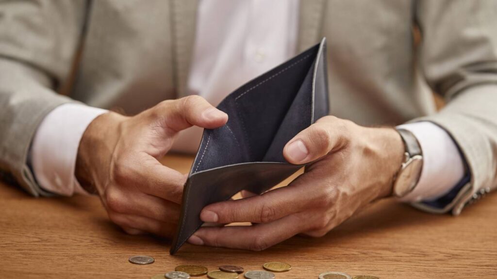 O que realmente afasta o dinheiro e a prosperidade da sua casa vai te surpreender