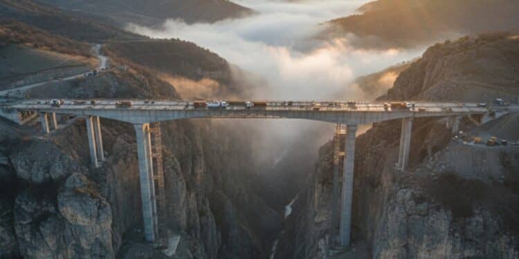 Com orçamento de R$ 13 bilhões, obra da ponte mais alta do país avança para entrega em 2026