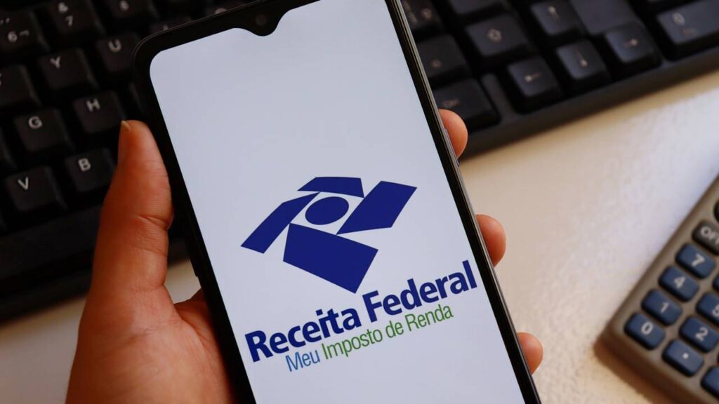 Nova proposta garante fim do Imposto de Renda para professores e profissionais da educação